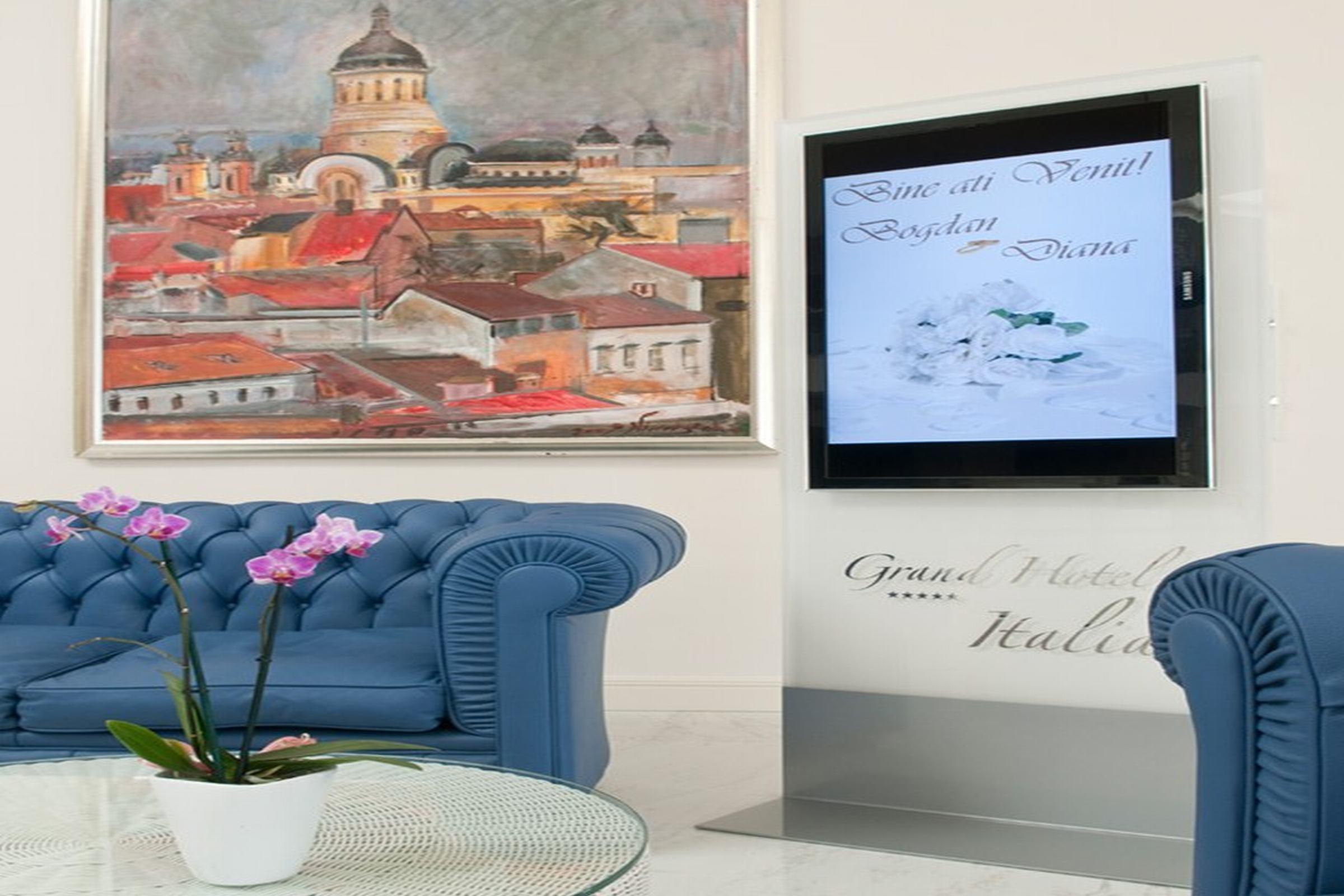 Grand Hotel Italia Cluj-Napoca Exterior photo A wall mounted digital picture frame