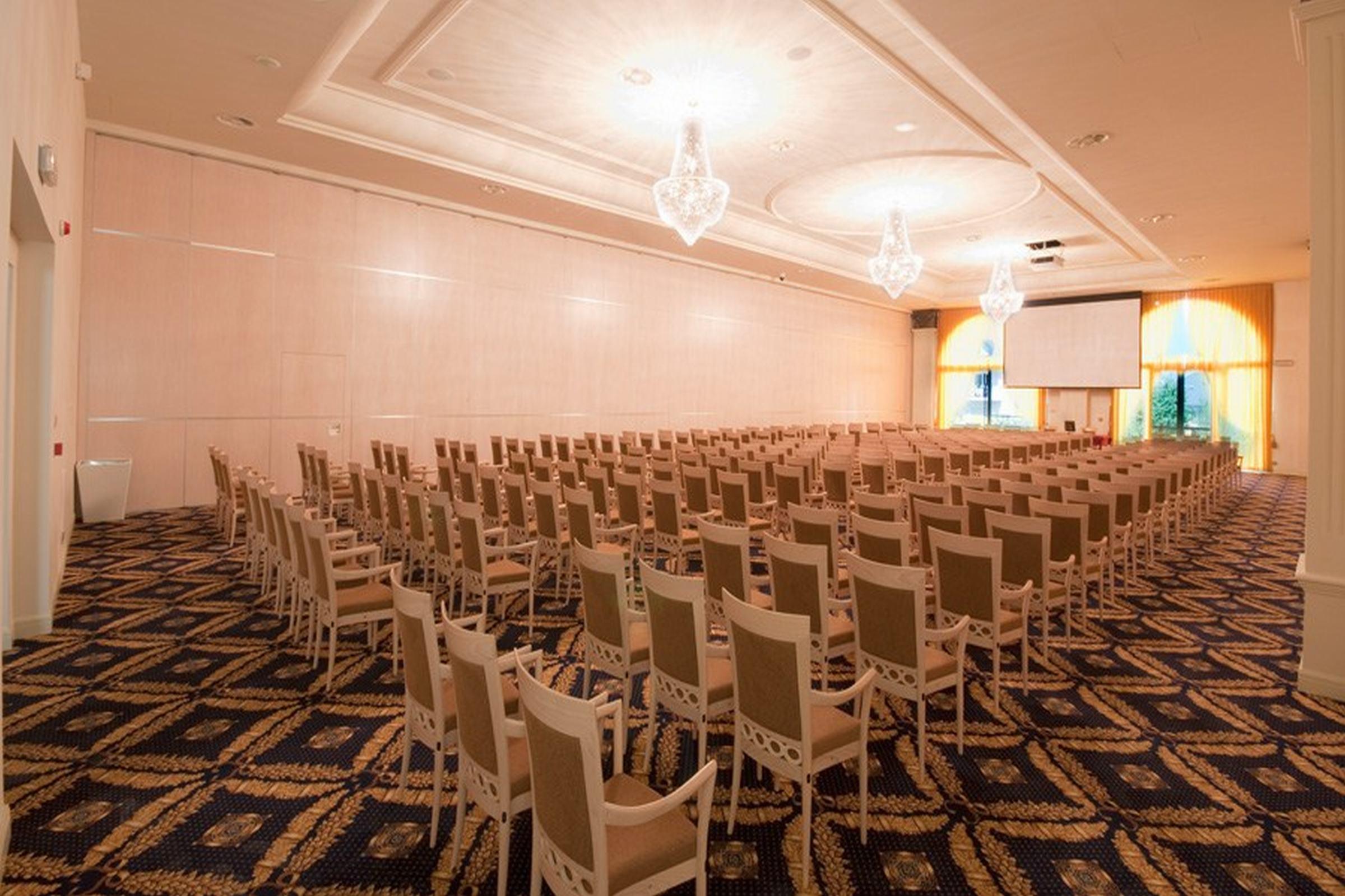 Grand Hotel Italia Cluj-Napoca Exterior photo The ballroom