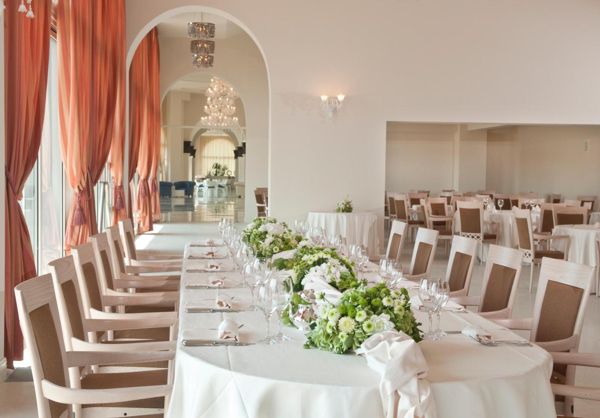Grand Hotel Italia Cluj-Napoca Exterior photo The ballroom