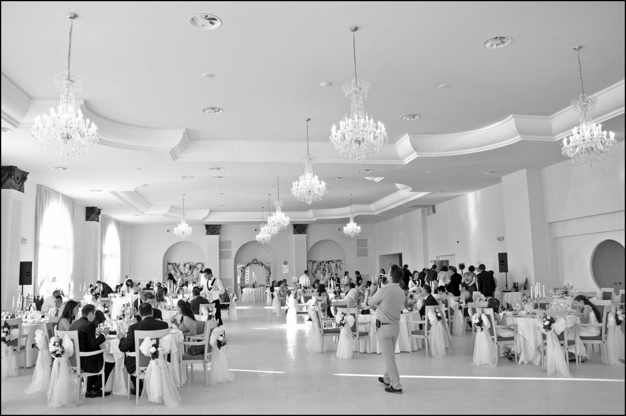 Grand Hotel Italia Cluj-Napoca Exterior photo A wedding reception