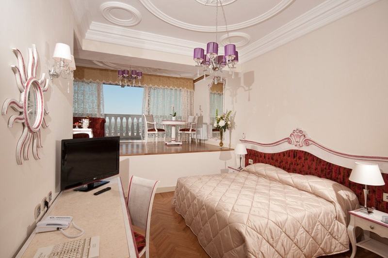 Grand Hotel Italia Cluj-Napoca Exterior photo A bedroom