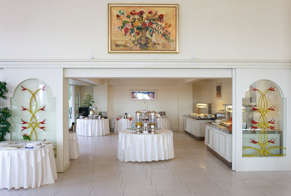 Grand Hotel Italia Cluj-Napoca Exterior photo The restaurant
