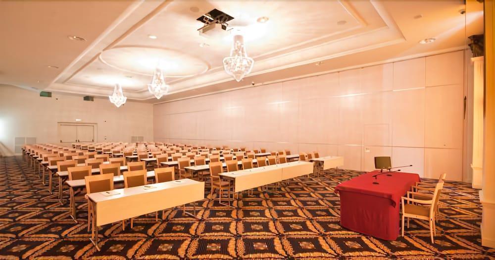 Grand Hotel Italia Cluj-Napoca Exterior photo Meeting room